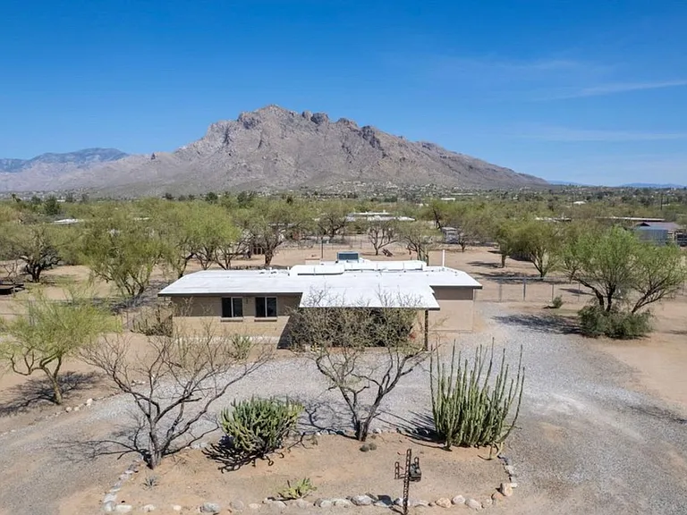 8822 N Marathon Dr — Photo 5