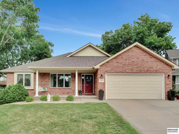 5515 S 76th Ct, Lincoln, NE 68516