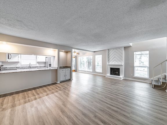 4th image of 2719 Creek Wood Ct