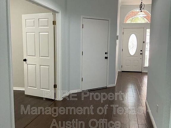 4th image of 2817 Pioneer Way
