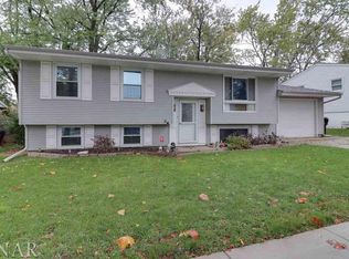 1306 Mount Vernon Dr, Bloomington, IL