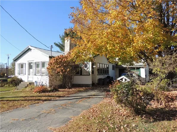 6 Anson Rd, Starks, ME 04911