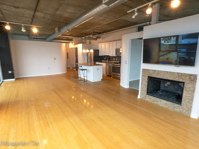 100 W 5th St #507 — Photo 3