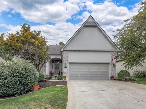 8811 W 142nd Ct, Overland Park, KS 66221