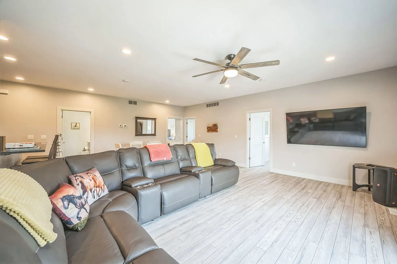 4 bed, 3.0 bath, 1948 sqft, $5,172 — Photo 1