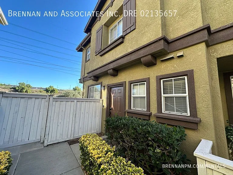 1165 Latigo Cv #3 — Photo 2