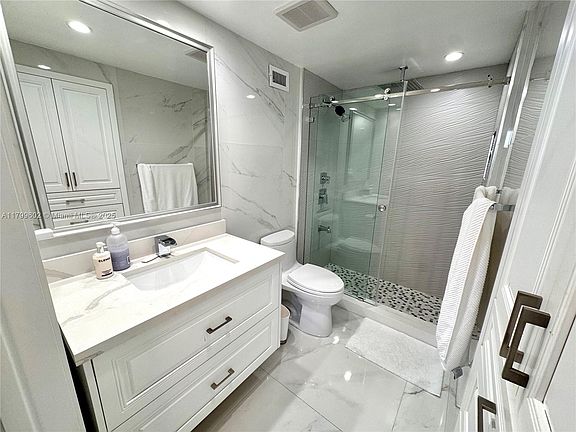 4th image of 2899 Collins Ave #103