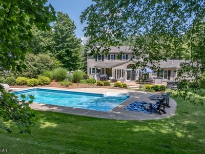 18 Falcon Ln, Long Valley, NJ, 07853