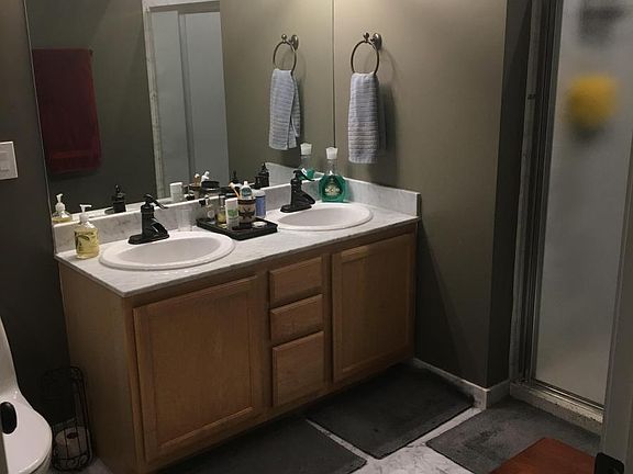Master Bath - Jack/Jill Sinks