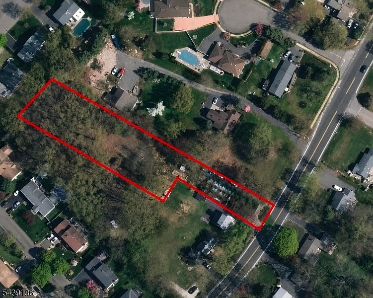 1st image of 107 Hanover Rd