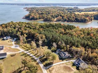 1100 Waterstone Ln, Henderson, NC 27537
