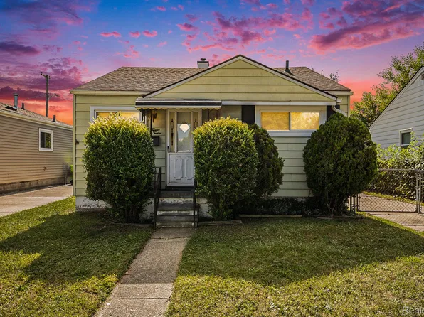 1212 E Rowland Ave, Madison Heights, MI 48071