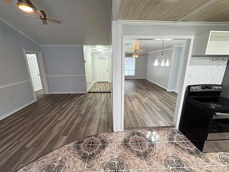 23115 Ludgate Dr — Photo 9