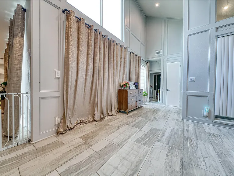 7606 Portal Dr — Photo 15