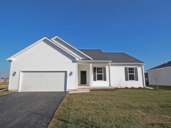 1402 Autumn Ridge Rd, Sandwich, IL 60548