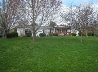 107 Hemlock Ln, Valencia, PA 16059