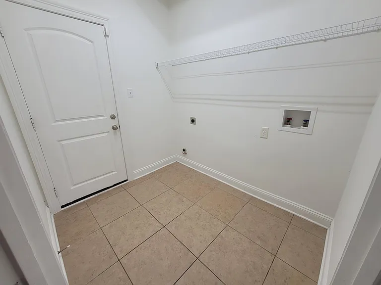 300 Spanish Moss Ln — Photo 20
