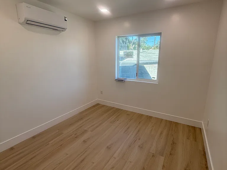 1317 N Chester Ave #3 — Photo 6