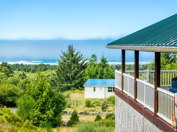 9675 Scenic View Dr, Rockaway Beach, OR 97136
