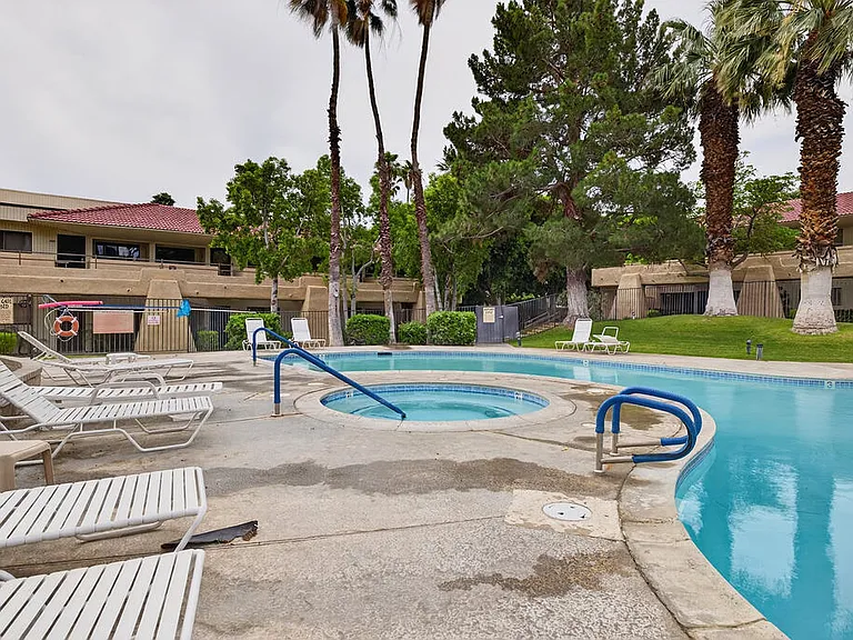 2820 N Arcadia Ct #B205 — Photo 22