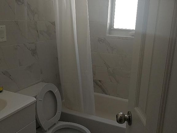 2nd image of 2065 E 23rd St Floor 2