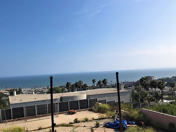 5th image of 1029 Pacific View Ln