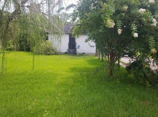 1128 N Chenango St, Angleton, TX 77515