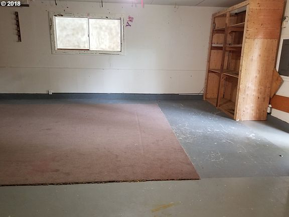 2nd image of 912 Helena Ave