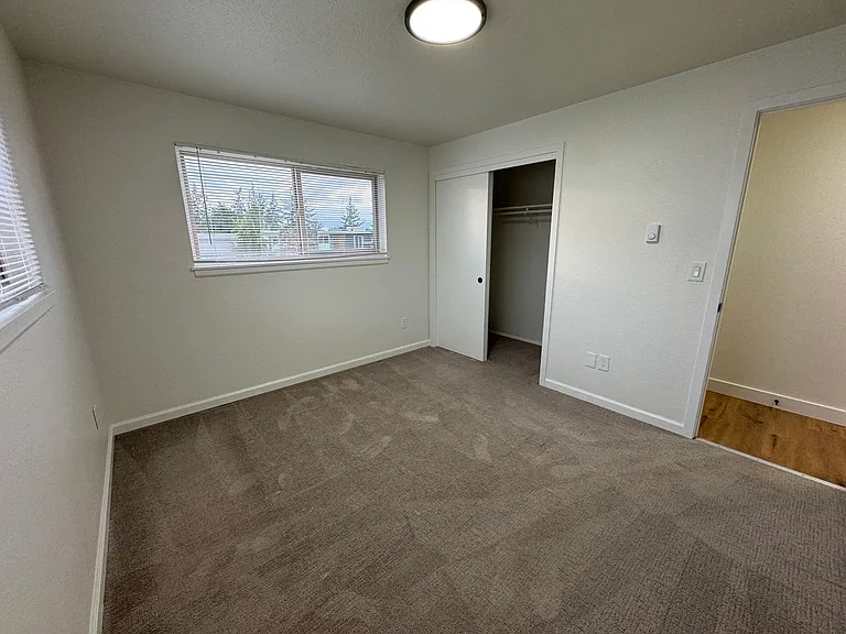 Avia Apartments | Renovated Homes in Seattle's Greenwood Neighborhood | 1 MONTH FREE!! — Photo 31