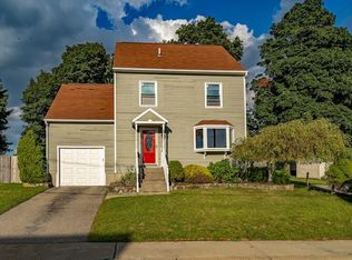 5 Ruzzi St, Cranston, RI 02920