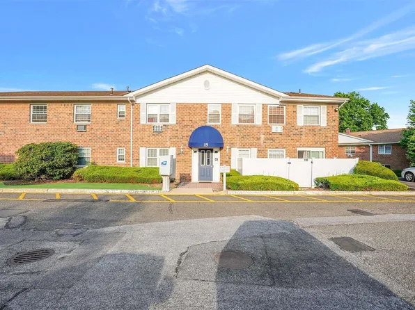 460 Old Town Road #19G, Port Jefferson Station, NY 11776
