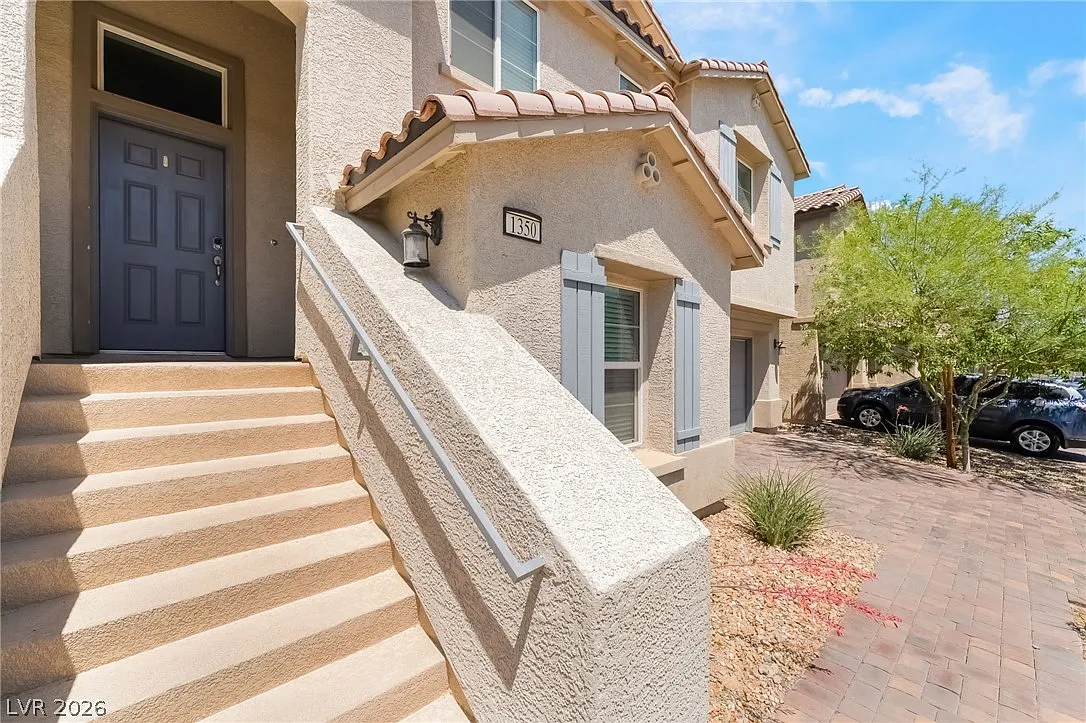 3 bed, 2.5 bath, 2501 sqft, $2,445 — Photo 4