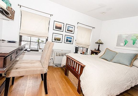 3rd image of 239 Troutman St #3V