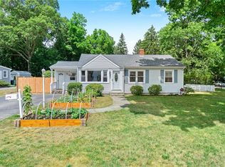 6 Sherbrooke Rd, Barrington, RI 02806