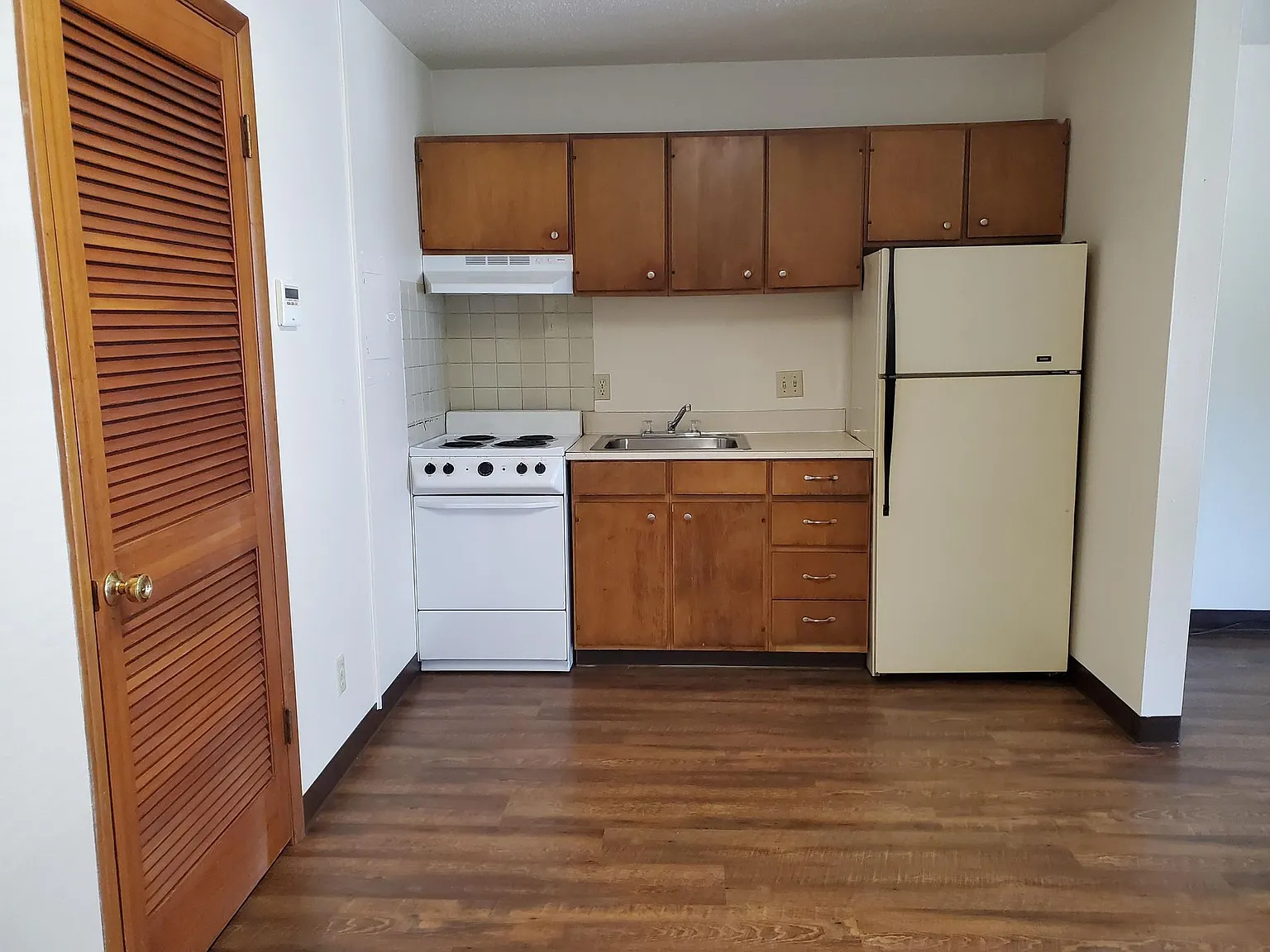 Grand Terrace Apartments — Photo 3