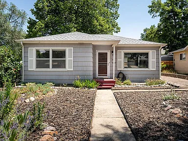 113 N Logan Ave — exterior photo