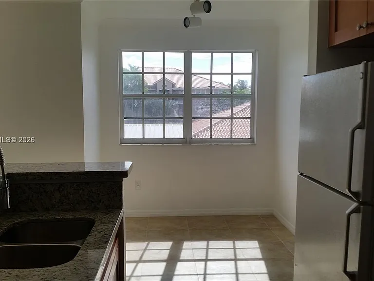 131 SW 117th Ave #8205 — Photo 2