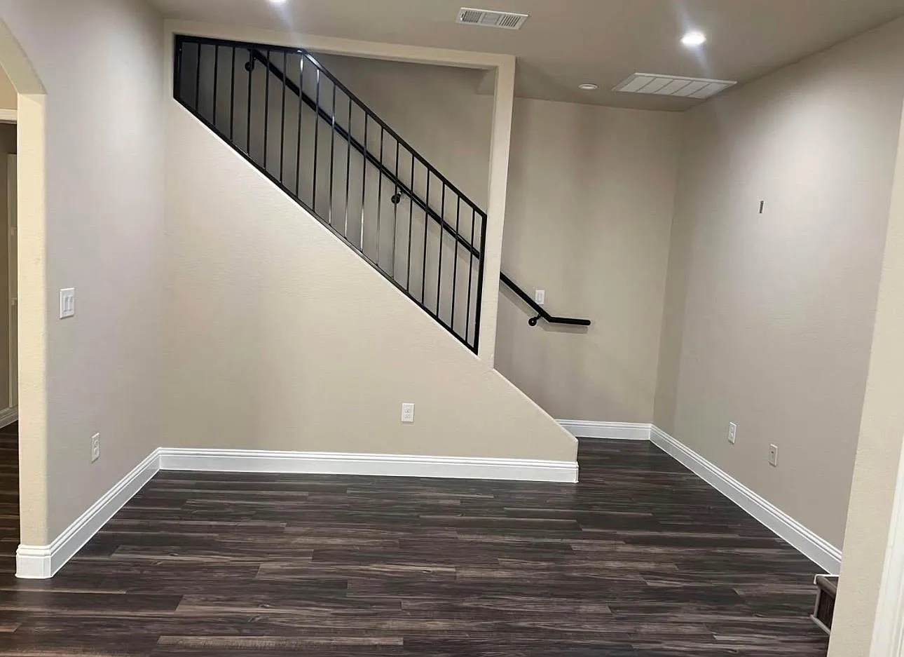 3 bed, 2.5 bath, 2200 sqft, $1,700 — Photo 4