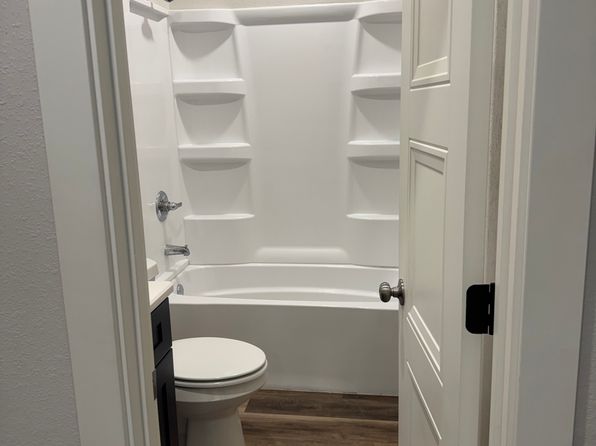 3906 Churchill Downs Rd