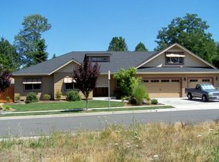 1051 SW Princeton Pl, Grants Pass, OR 97527