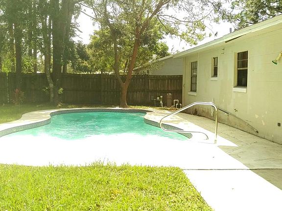 2nd image of 1357 Dexter Dr E