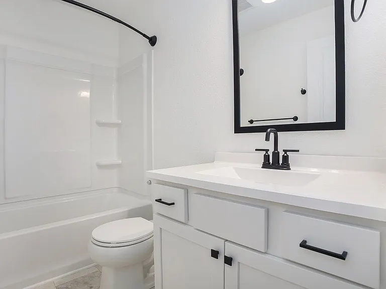515 Burr St — Photo 10