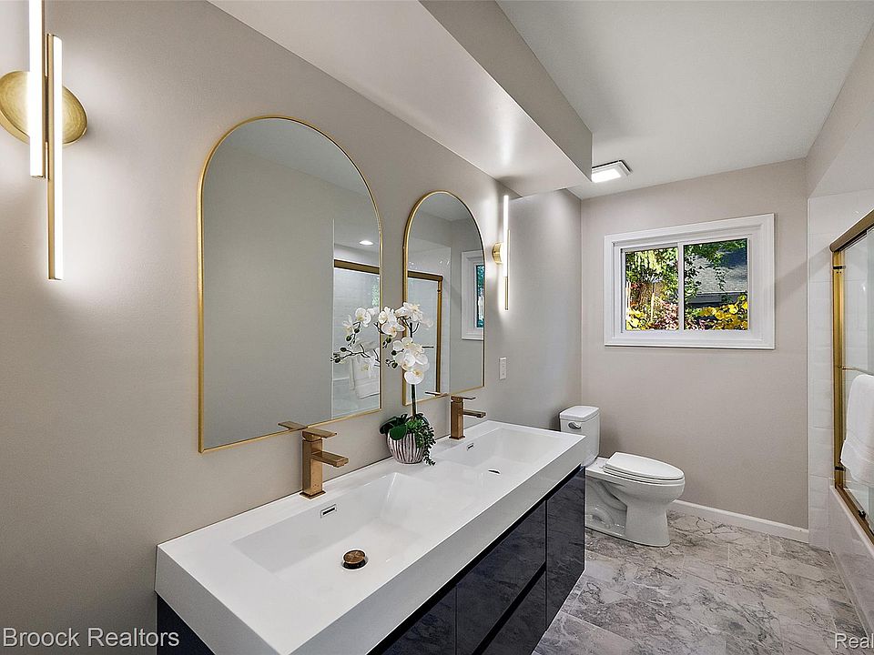 1257 Charrington Rd, photo 18