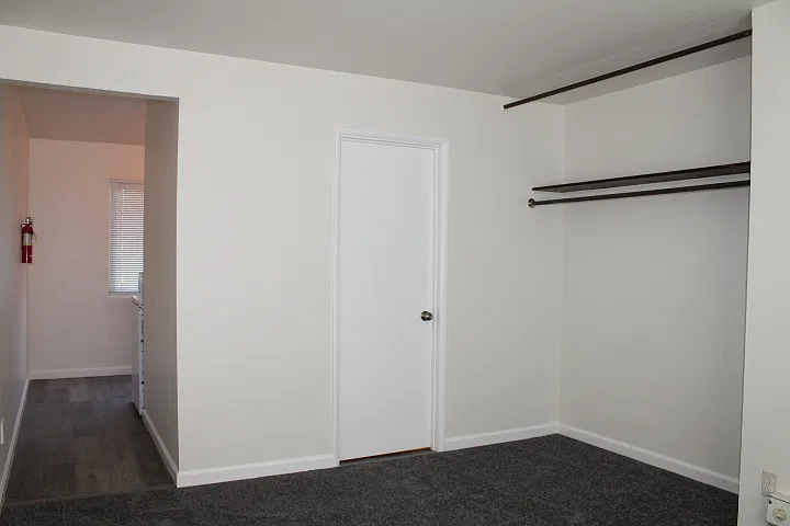 2029 Nevin Ave — Photo 2