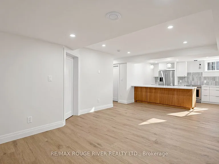 344 Centennial Rd #BASEMENT — Photo 7