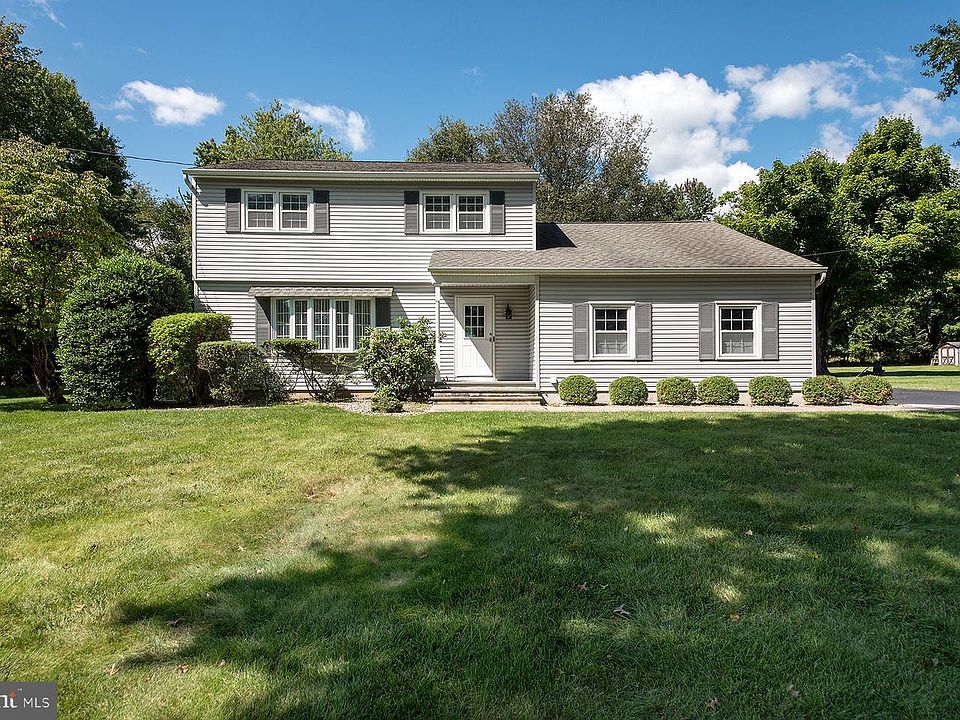 1st image of 49 Lopatcong Dr