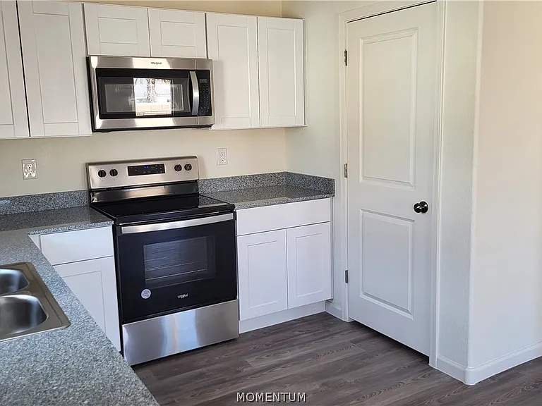 1141 Aspen Dr — Photo 3