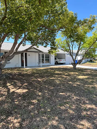 704 Torrey Pines Ave Photo 1