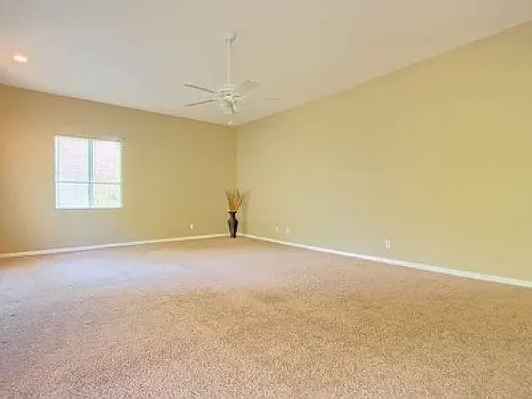 28426 Sandhurst Way — Photo 17