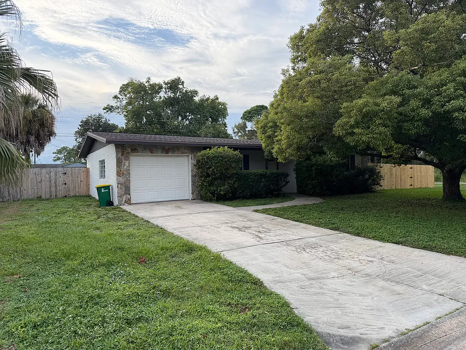 2843 Davis Ln